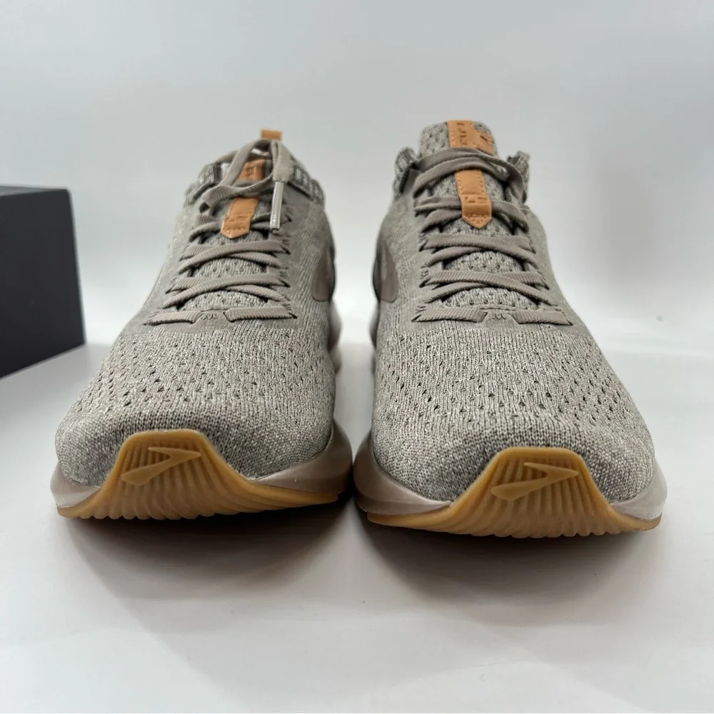 NWOT Brooks Levitate 2 Limited Edition Running Shoes Tan Beige Wood Men 9.5 - Picture 3 of 13